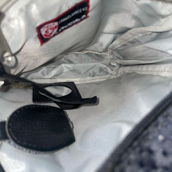 Hey’s Travelmate Nylon Crossbody - Picture 8 of 8